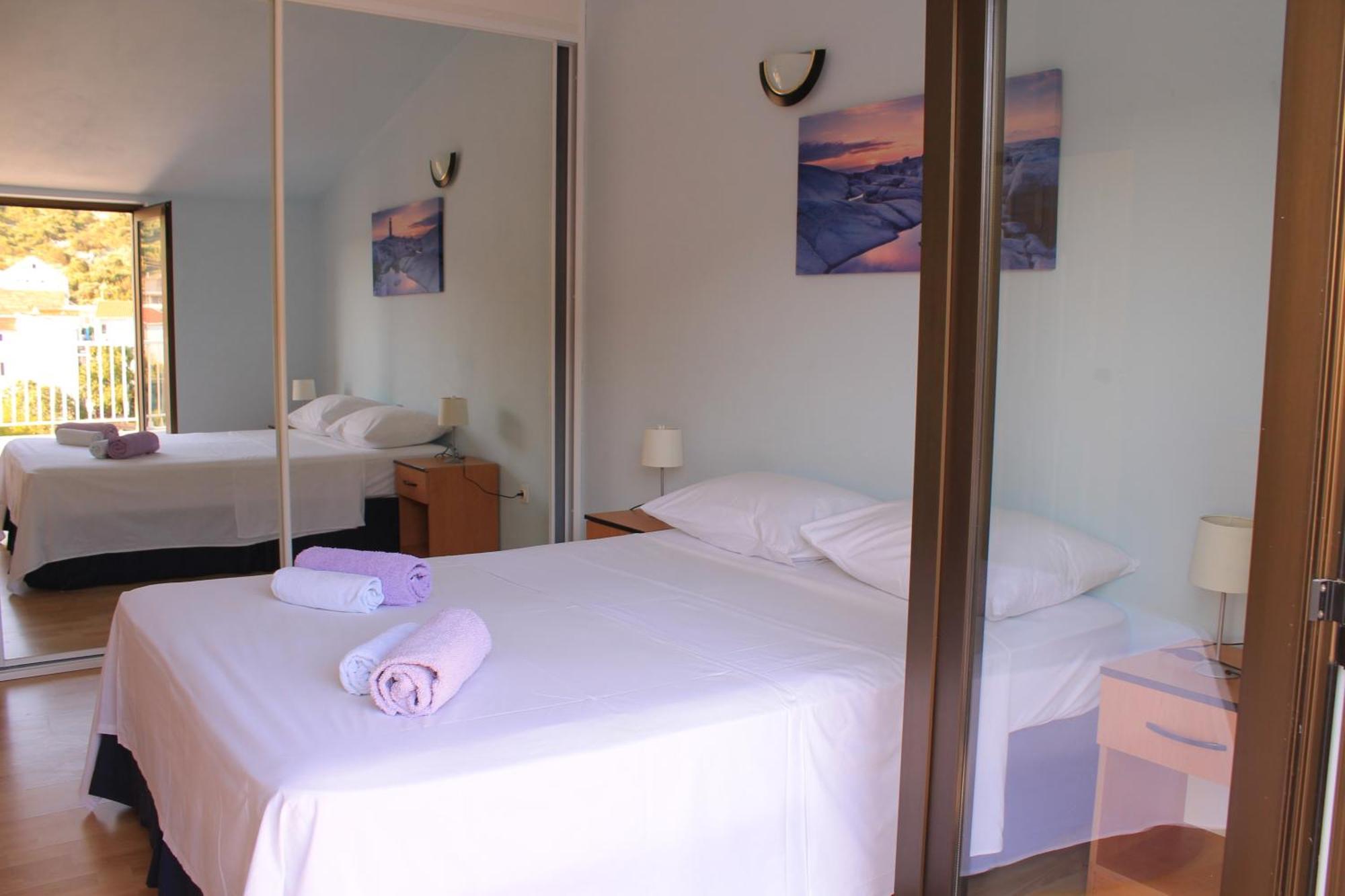 Apartments Yerkovic マリナ 部屋 写真