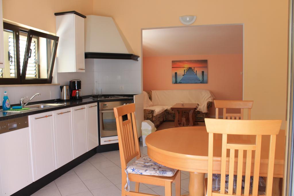 Apartments Yerkovic マリナ 部屋 写真